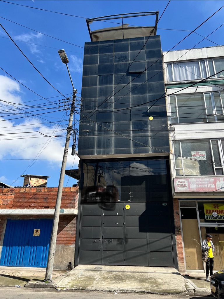 Bodega edificio en arriendo en Bogotá