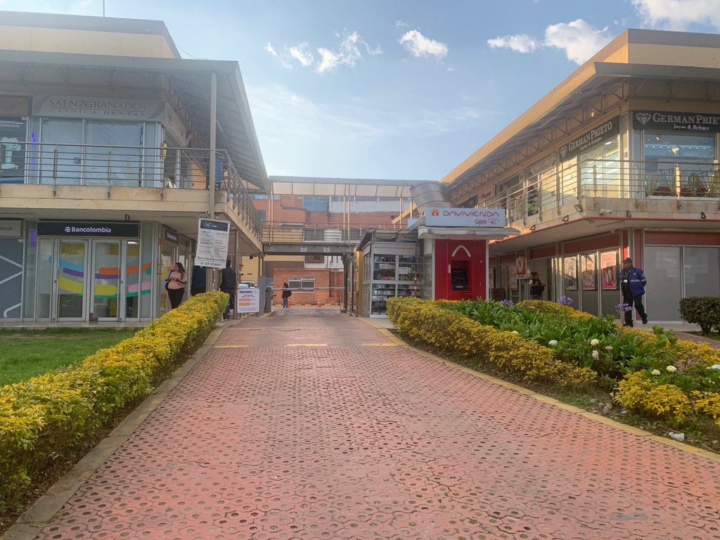 Local Comercial de comidas en C.Cial- en Bogotá